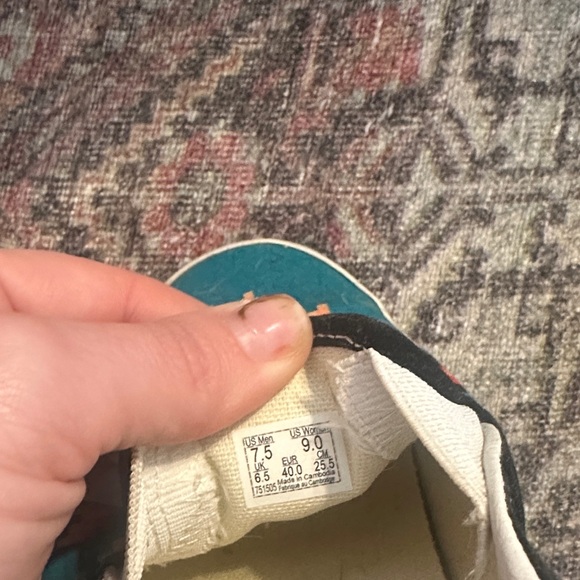 Vans Teal and Black Aztec Slip-On with Geometric Design w9/m7.5 - Picture 8 of 8